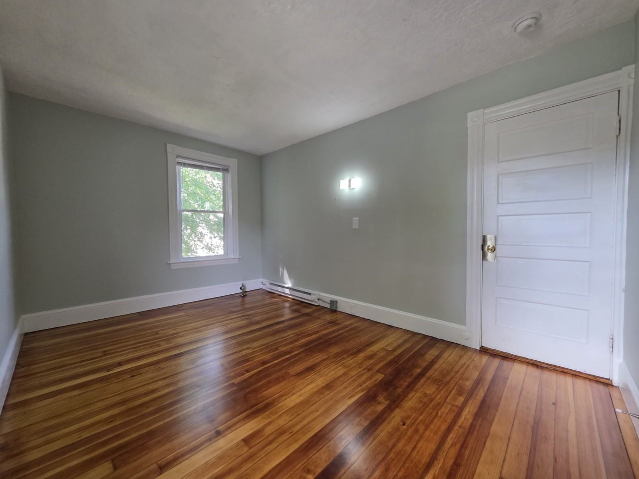 408 Winter St - Photo 7 of 12