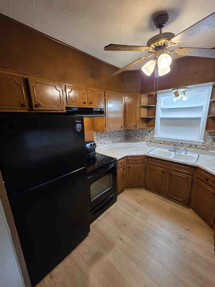 356 Rhode Island Ave - Photo 3 of 12