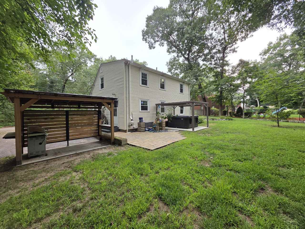 73 Posnegansett Ave - Photo 5 of 22