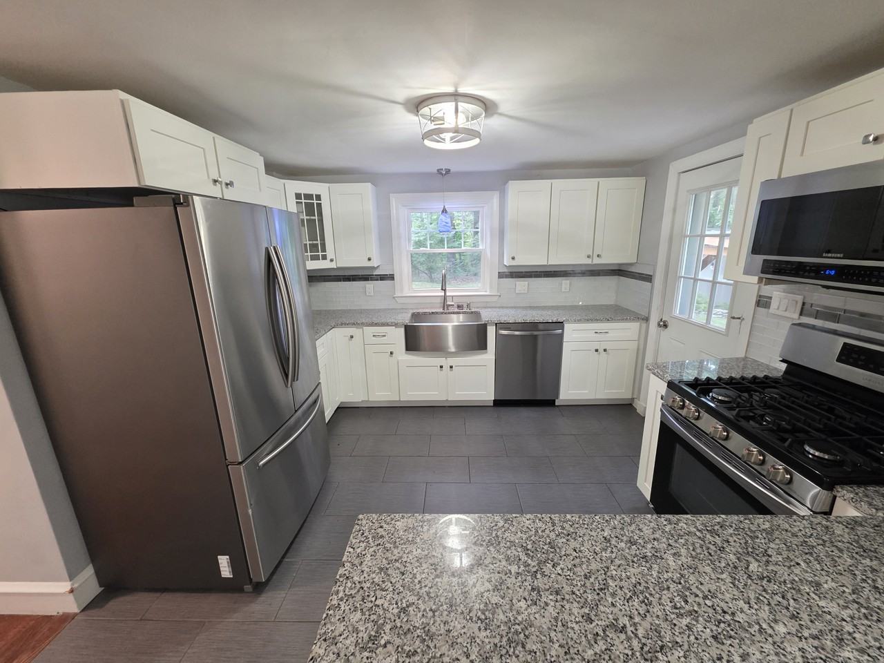 73 Posnegansett Ave - Photo 7 of 22