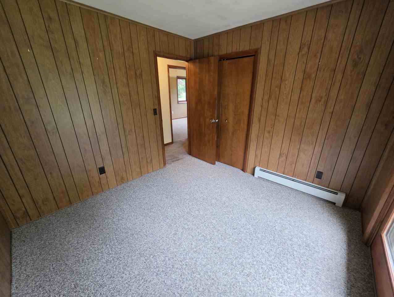 891 Shadybrook Dr - Photo 3 of 17