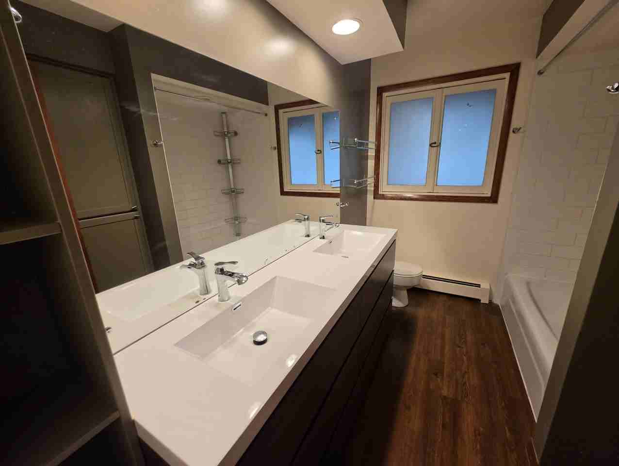 891 Shadybrook Dr - Photo 4 of 17