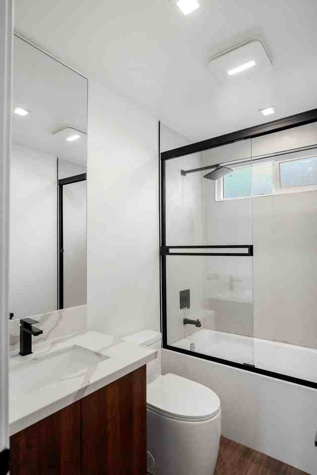 701 N Hill Pl #4 - Photo 7 of 18