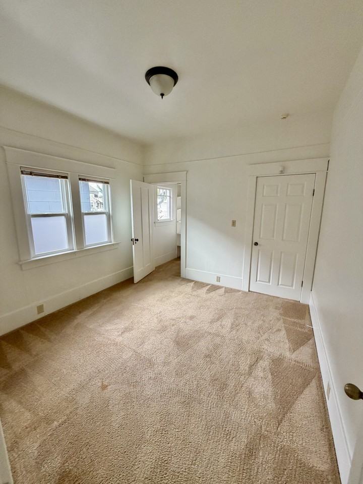 2811 E St #NA - Photo 4 of 16