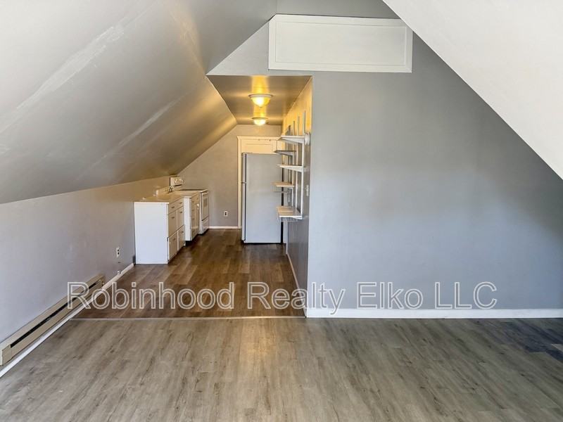 657 S 5th St - Photo 5 of 20
