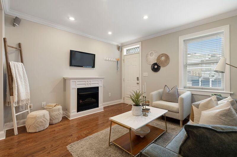 925 S Belnord Ave - Photo 4 of 38