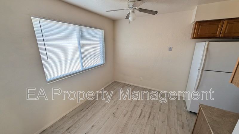 812 Chelwood Park Blvd Neunit D - Photo 3 of 12