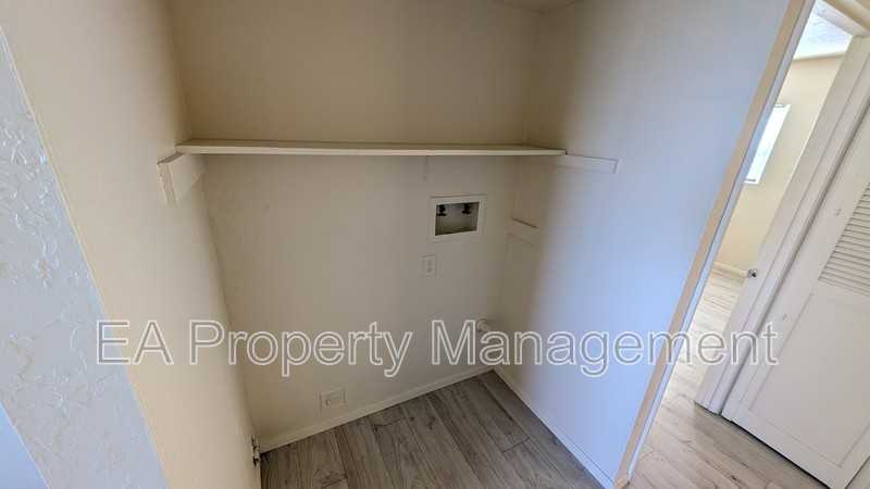812 Chelwood Park Blvd Neunit D - Photo 7 of 12