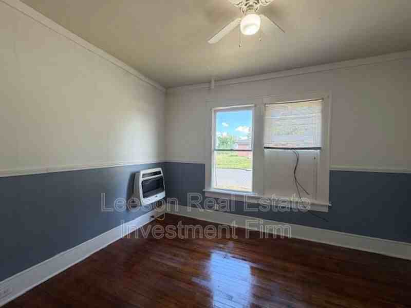 2803 Frederick St - Photo 3 of 11