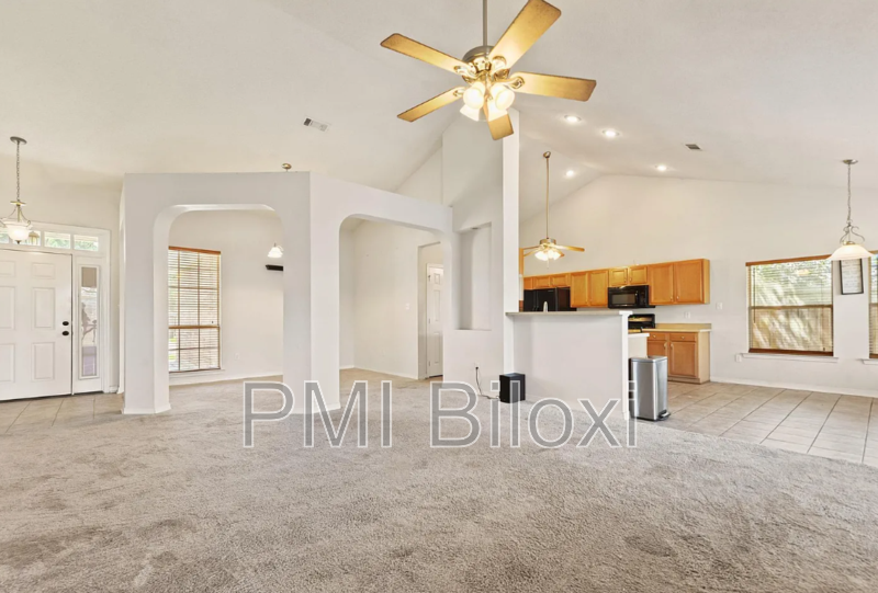 18026 Cypress Pointe Dr - Photo 3 of 13