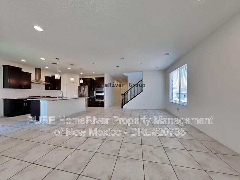 3107 Farragut St Ne - Photo 4 of 40