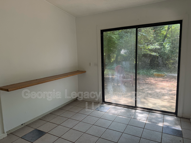 725 - Photo 2 of 7