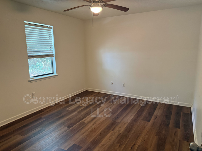 725 - Photo 5 of 7