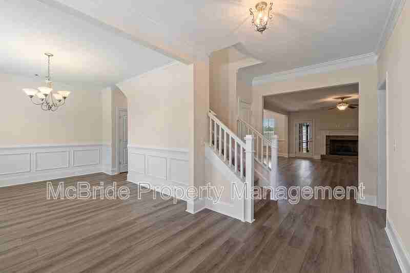 2336 Bundoran Dr - Photo 6 of 42