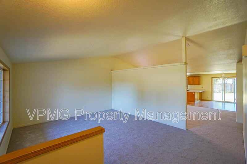 3107 Ne 148th Ave - Photo 3 of 28