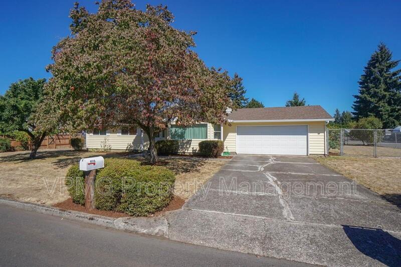 8718 Ne 95th St - Photo 4 of 28