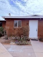 featured image of 814 N Alvernon Way