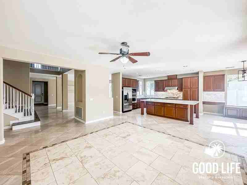 1074 Moonstone Pl - Photo 4 of 35