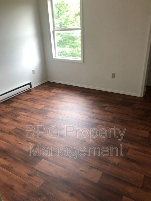 123 Circle Dr #16 - Photo 3 of 11
