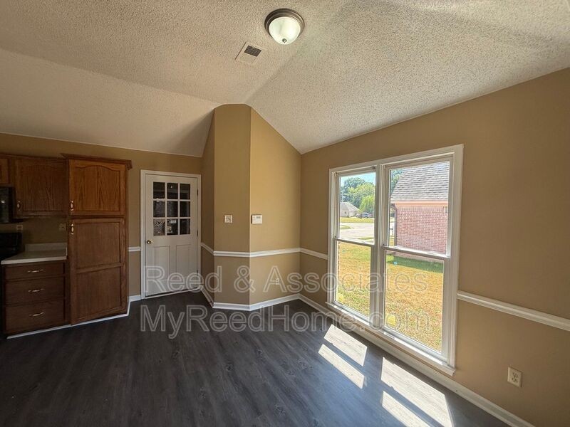 6531 Annie Lee St - Photo 5 of 18