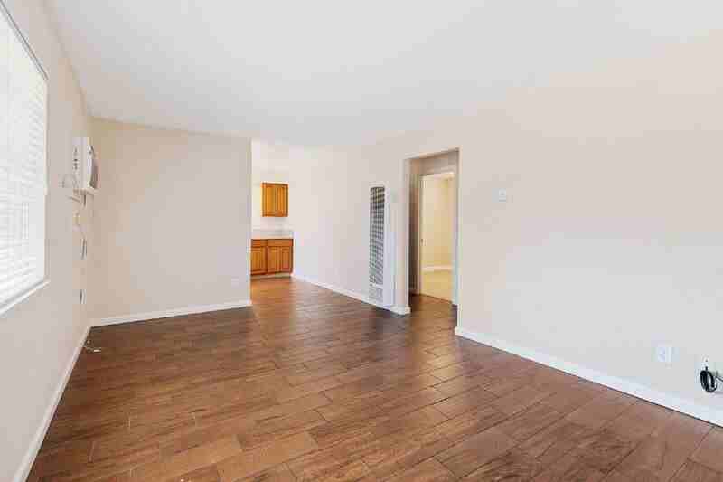 160 Cathcart Ave - Photo 5 of 21