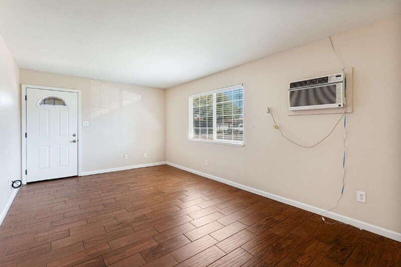160 Cathcart Ave - Photo 7 of 21