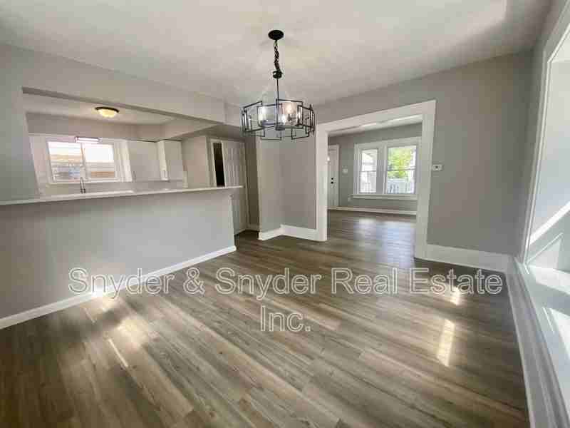 1062 Pitkin Ave - Photo 7 of 28
