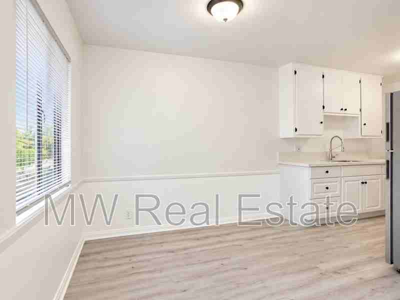 4028 Palmwood Dr #4 - Photo 5 of 16