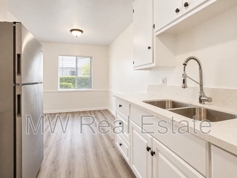 4028 Palmwood Dr #4 - Photo 7 of 16