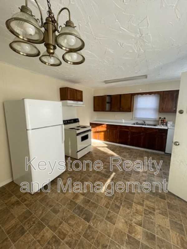 2820 Faircourt St #1 - Photo 3 of 7