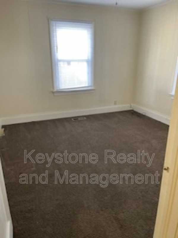 2820 Faircourt St #1 - Photo 4 of 7