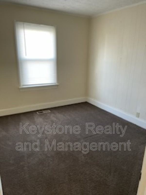 2820 Faircourt St #1 - Photo 5 of 7