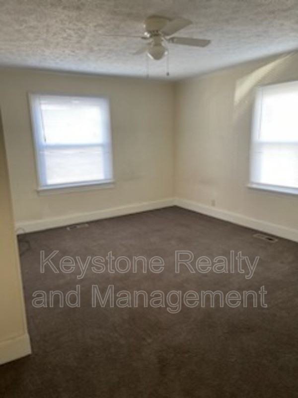 2820 Faircourt St #1 - Photo 6 of 7