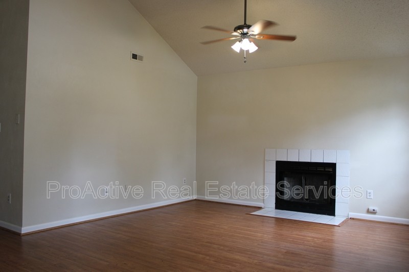 965 Banyan Dr - Photo 3 of 20