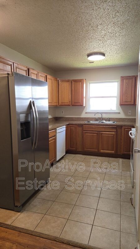965 Banyan Dr - Photo 5 of 20