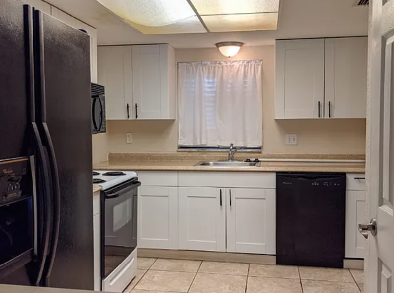6301 58th St N - Photo 3 of 33