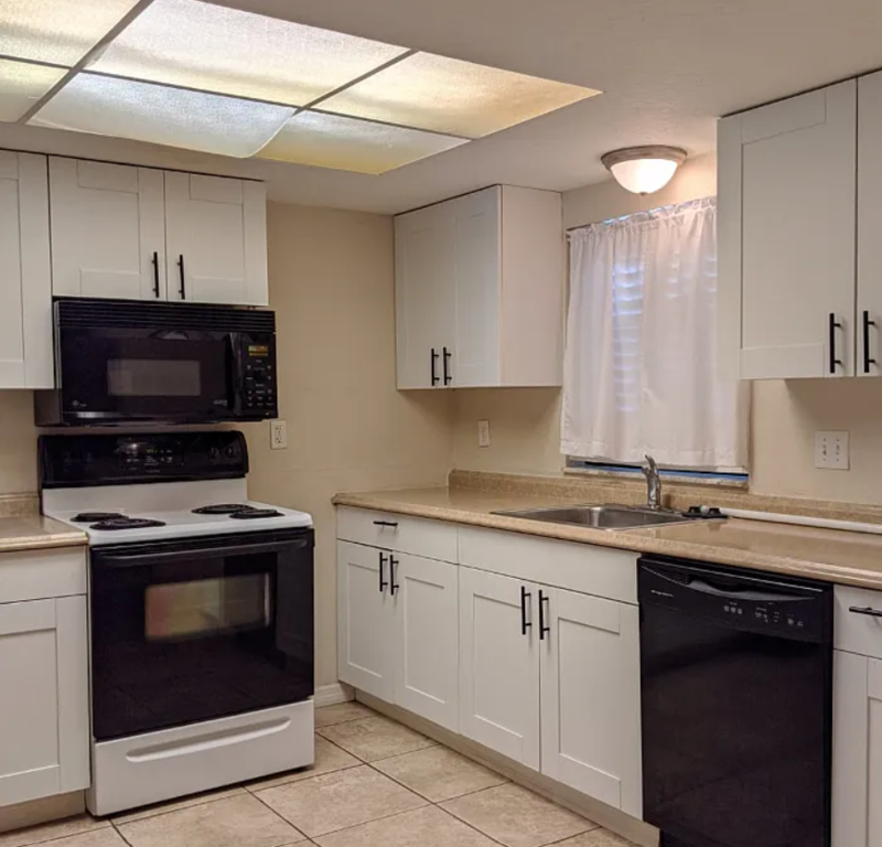 6301 58th St N - Photo 4 of 33