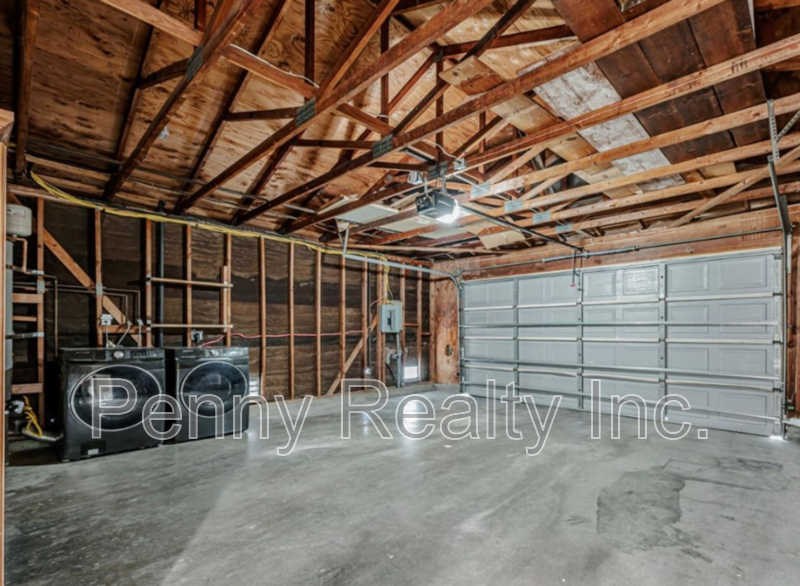 6046 Reo Pl - Photo 4 of 28