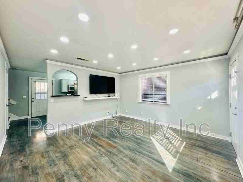 294 Woodman St - Photo 3 of 24