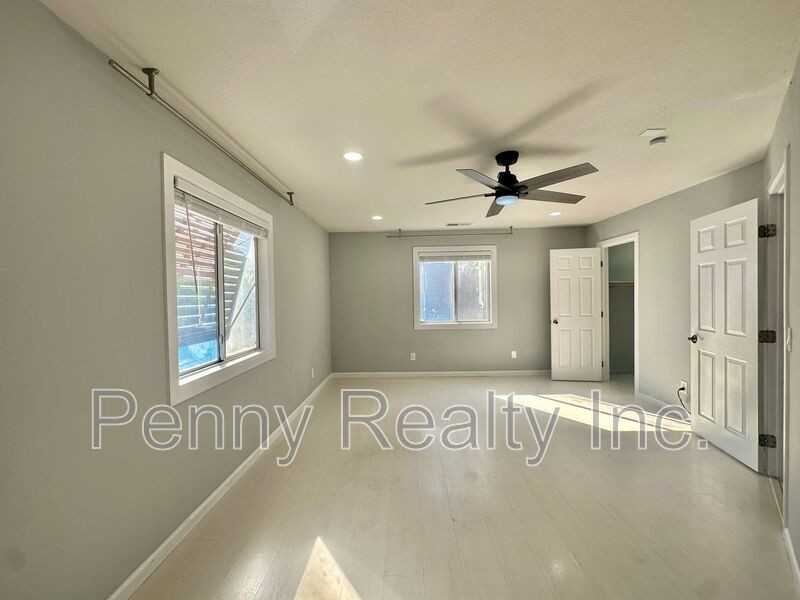 294 Woodman St - Photo 4 of 24
