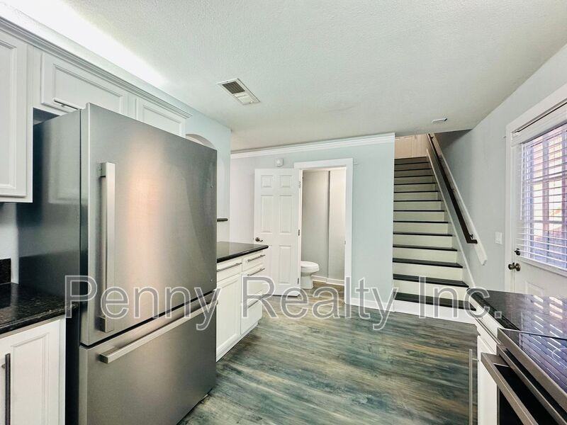 294 Woodman St - Photo 6 of 24