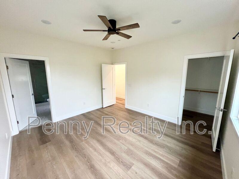 669 Townsite Dr - Photo 4 of 21