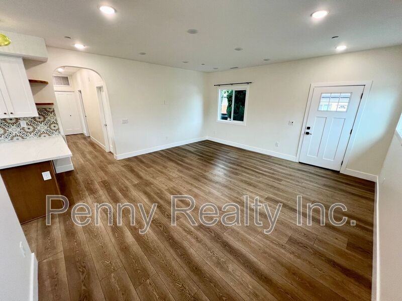 669 Townsite Dr - Photo 6 of 21