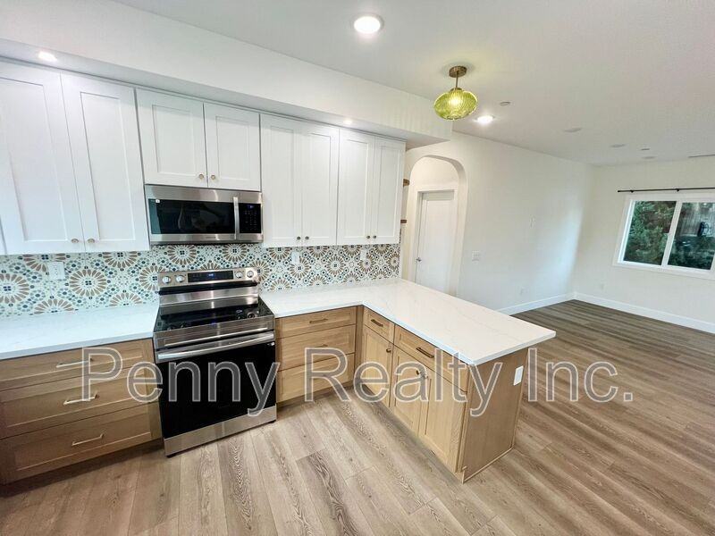 669 Townsite Dr - Photo 7 of 21