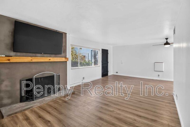 806 E 4th Ave #7 - Photo 2 of 18