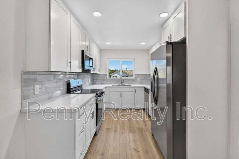 806 E 4th Ave #7 - Photo 3 of 18