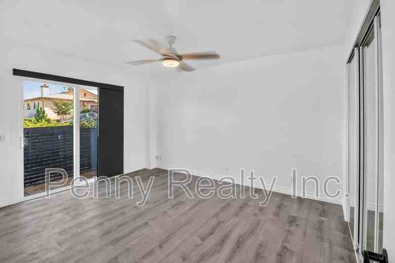 806 E 4th Ave #7 - Photo 4 of 18