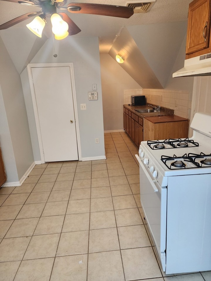 806 Warren Ave #2 - Photo 6 of 15