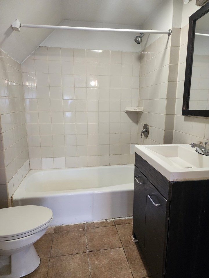 806 Warren Ave #2 - Photo 7 of 15