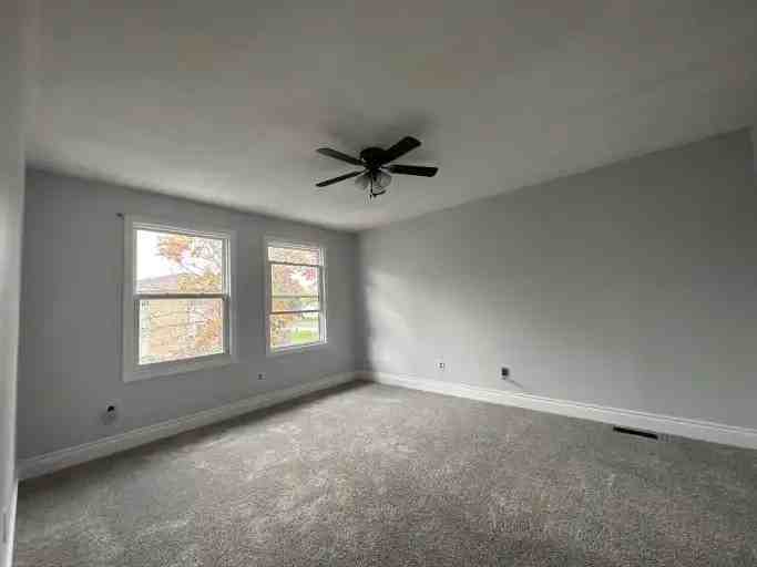 860 Brealey Dr - Photo 6 of 18